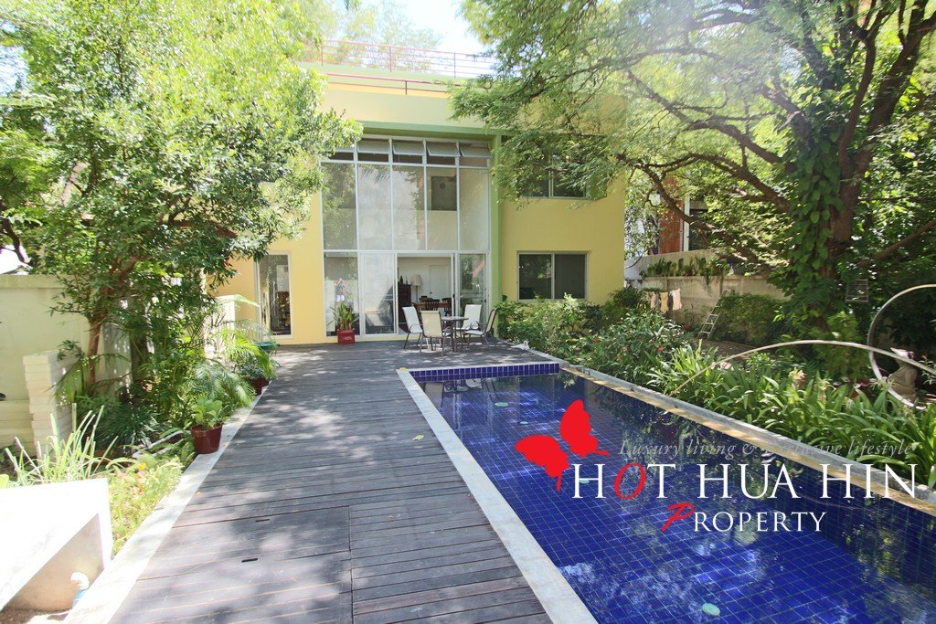 Modern, private and just a 3 minute walk to Hua Hin’s best beach