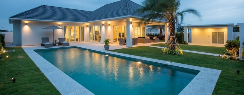 Baan Phu Thara, House in Hua Hin