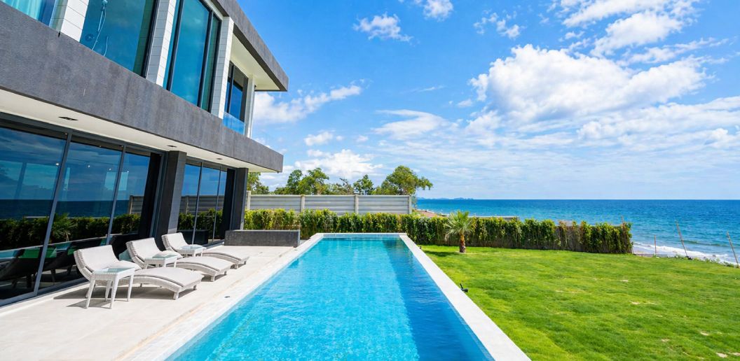 HOME OF THE MONTH: Where the Gulf Meets the Good Life