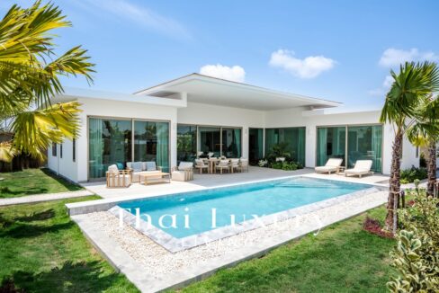 Luxury pool villas in Hua Hin.